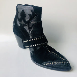 Zadig & Voltaire Western ankle booties black studs